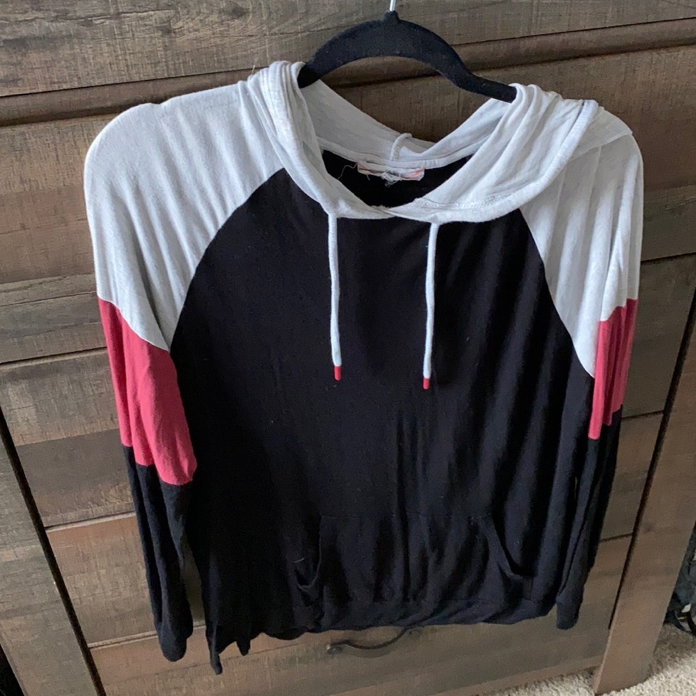 women’s light weight sweatshirt
